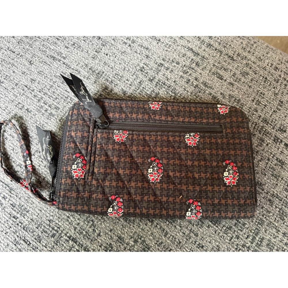 Vera Bradley Brown Houndstooth Paisley Quilted Zip Around Wristlet Wallet